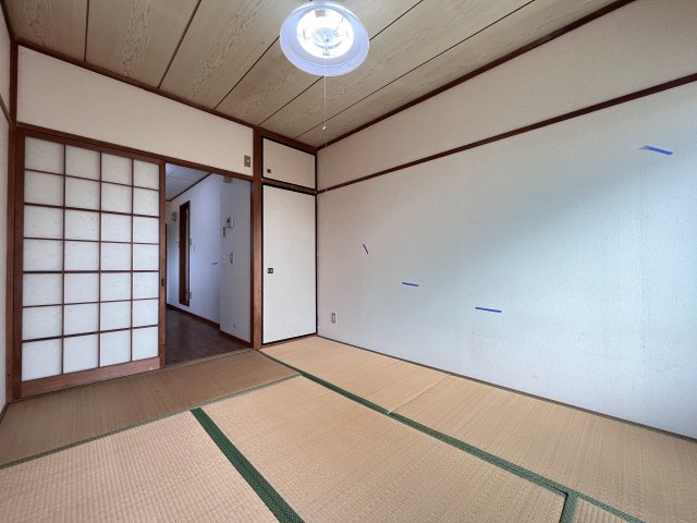 ワイエスハイツの和室