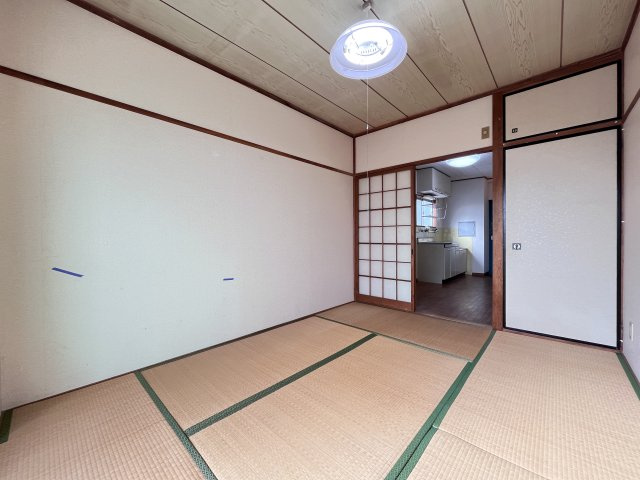 ワイエスハイツの居間・リビング