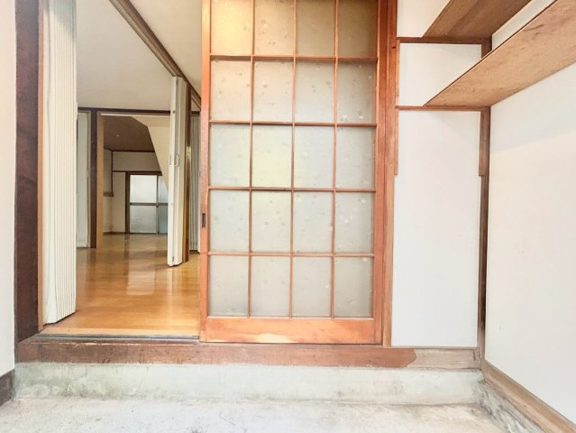 品川区旗の台5丁目　中古戸建の玄関|2025.10.24撮影

現地ご見学希望・資料請求などお気軽にお問い合わせ下さい！
03-5990-5201