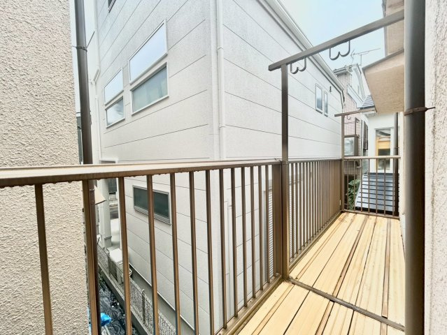 品川区旗の台5丁目　中古戸建のバルコニー|2025.10.24撮影

現地ご見学希望・資料請求などお気軽にお問い合わせ下さい！
03-5990-5201