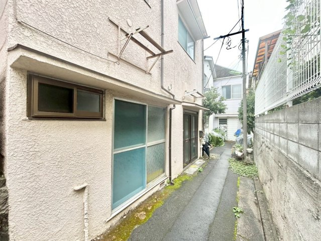 品川区旗の台5丁目　中古戸建の前面道路含む現地写真|現地写真

現地ご見学希望・資料請求などお気軽にお問い合わせ下さい！
03-5990-5201