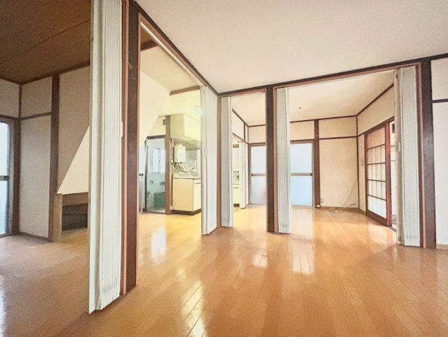 品川区旗の台5丁目　中古戸建の居間・リビング|2025.10.24撮影

現地ご見学希望・資料請求などお気軽にお問い合わせ下さい！
03-5990-5201