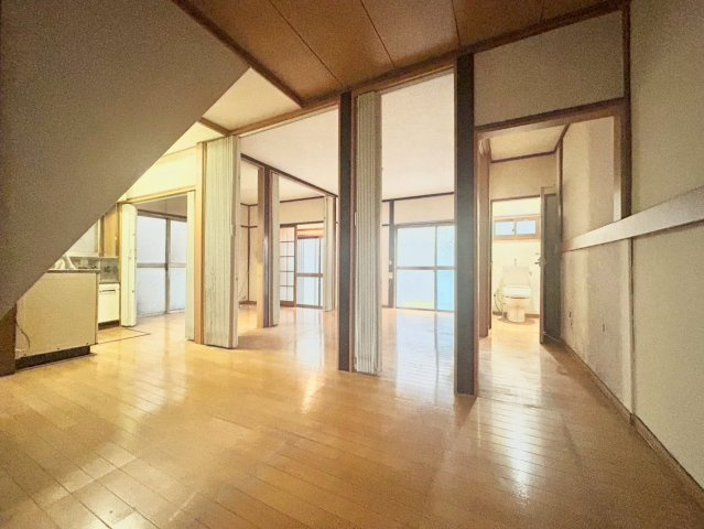 品川区旗の台5丁目　中古戸建の居間・リビング|2025.10.24撮影

現地ご見学希望・資料請求などお気軽にお問い合わせ下さい！
03-5990-5201