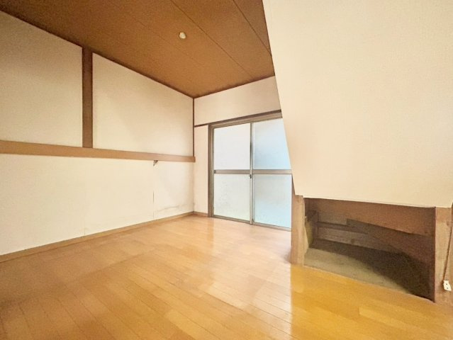 品川区旗の台5丁目　中古戸建の居間・リビング|2025.10.24撮影

現地ご見学希望・資料請求などお気軽にお問い合わせ下さい！
03-5990-5201