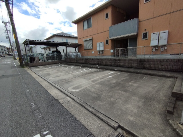 プリマリヴェールの駐車場