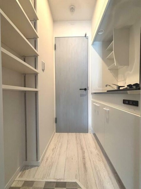 メゾンド・アヴェニール亀有の玄関