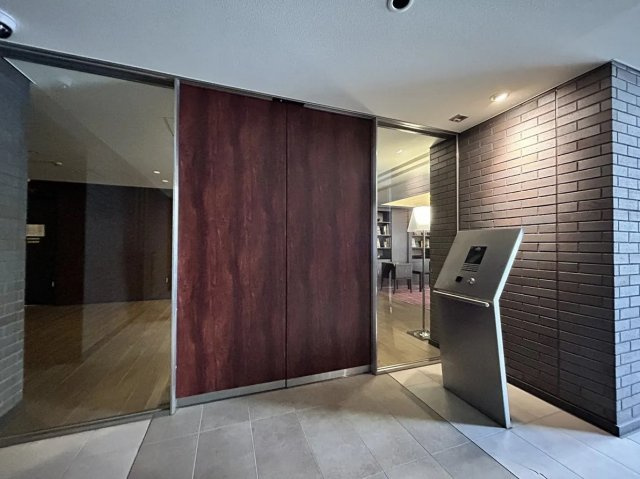 【エントランス】