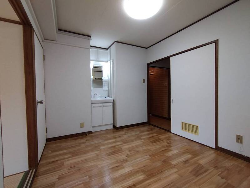 多聞ニューハイツの居間・リビング