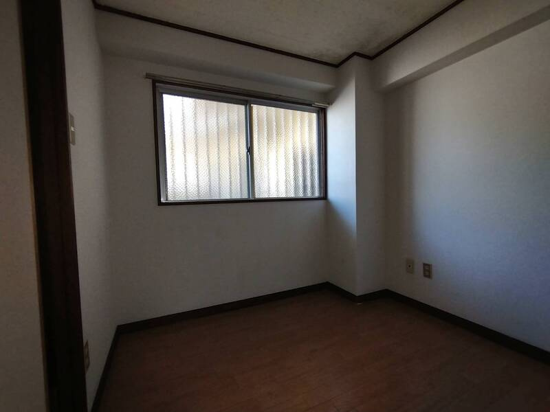 多聞ニューハイツの洋室