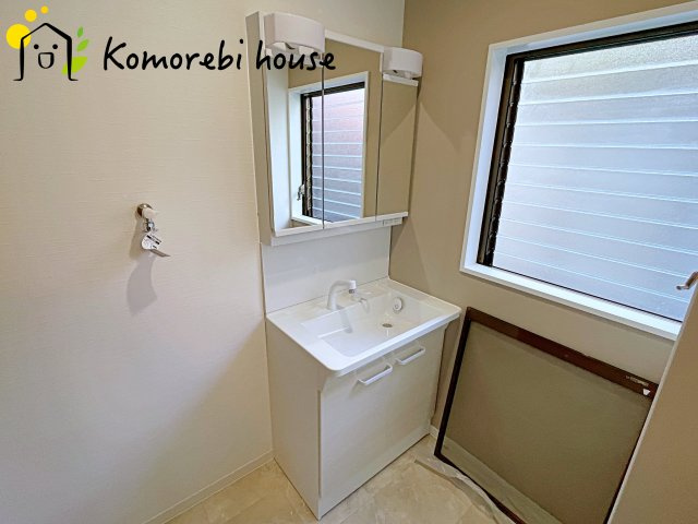 上尾市中妻5丁目　中古一戸建ての独立洗面台|独立洗面化粧台が付いています