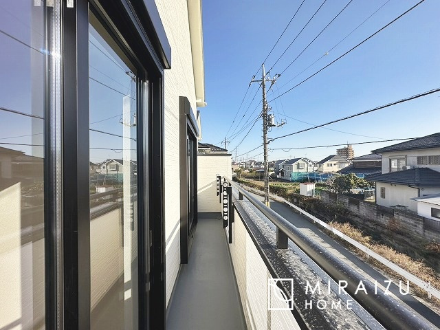 【バルコニー】 | 暮らしやすさを考えたプランで快適な現地ロケーションを実現。安らぎに満たされる、ゆとりのある日々を過ごせます♪