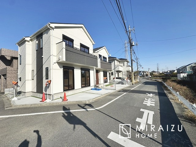 【前面道路含む現地写真】 | 日当たりの良いお家は嬉しいですよね。それぞれ価値観が分かれる箇所です、実際に内覧して日当たりの心地よさをご体感下さいね♪