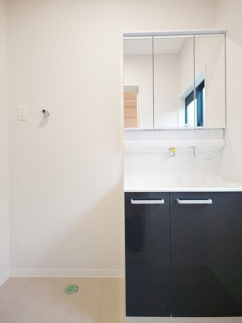 守口市東光町2丁目　戸建の独立洗面台