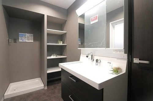 朝日プラザアルティマタワーズ　11階の独立洗面台