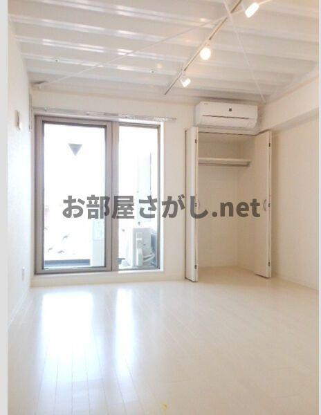 【7万円台の白基調のデザイナーズ！】オットーデザインマンションの居間・リビング