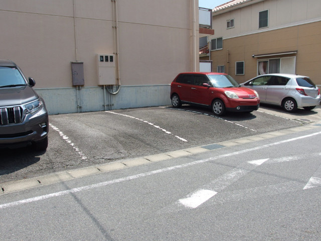 メゾン幸の駐車場