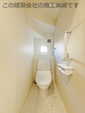 耐震+高品質でローコストの家：上東 限定1棟 のトイレ|1階、2階に温水洗浄暖房便座