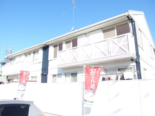 ファミール江口の外観