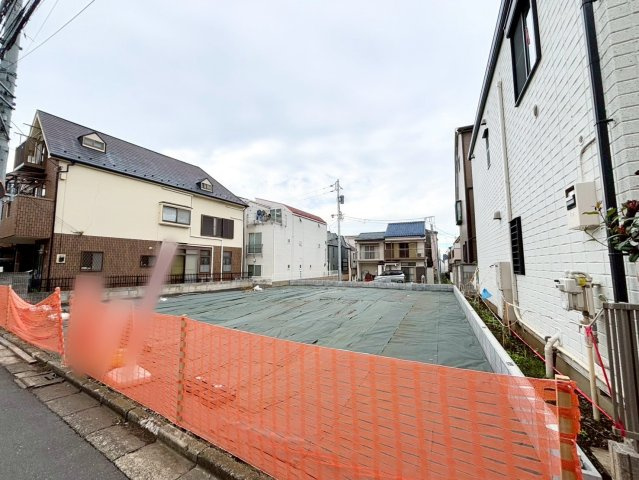 中野区野方1丁目　建築条件無し売地　全3区画の前面道路含む現地写真|2025.11.02撮影

現地ご見学希望・資料請求などお気軽にお問い合わせ下さい！
03-5990-5201