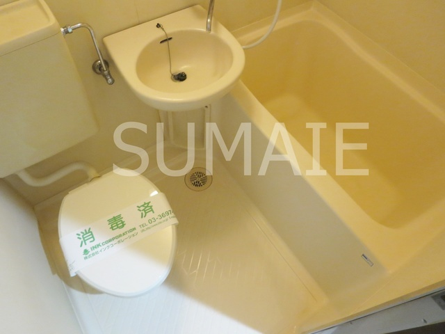 サンコーポラス坂本の浴室|3点ユニットバス。