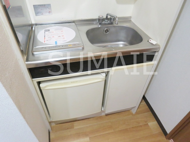 サンコーポラス坂本のキッチン|1口ＩＨコンロ付きミニキッチン。