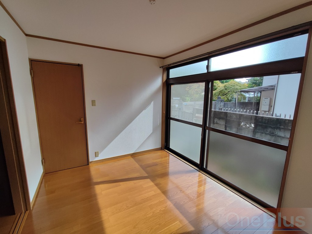 御影郡家２丁目貸家（東側）の洋室