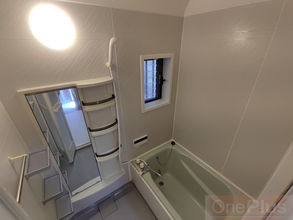 御影郡家２丁目貸家（東側）の浴室