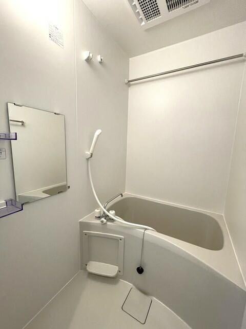 アルクトス志村坂上の浴室