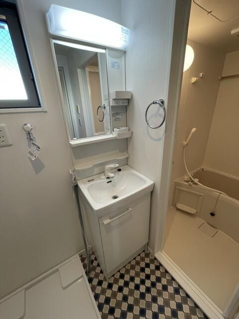 アルクトス志村坂上の洗面所