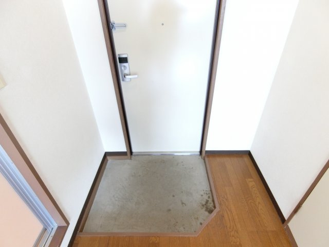 ポプリオンガーデンの玄関