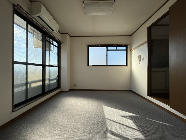 郷原マンションの居間・リビング