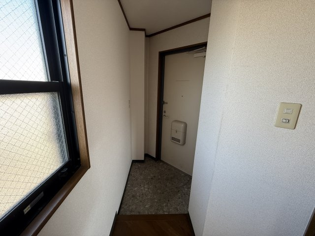 郷原マンションの玄関