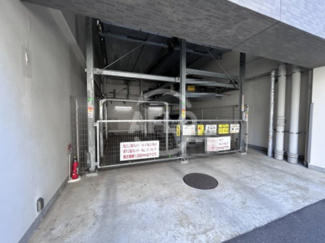 【駐車場】 | エステムコート十三本町　駐車場