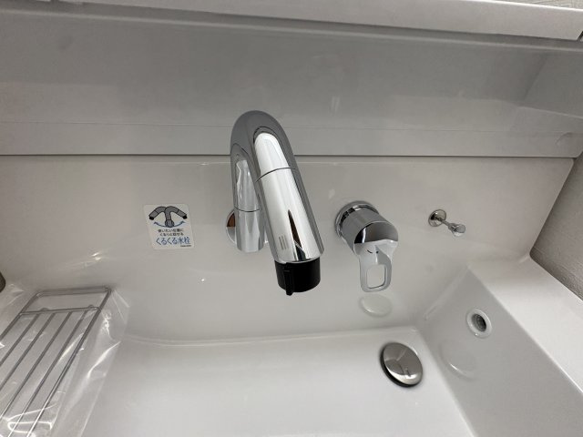 出雲市東福町の中古一戸建の独立洗面台