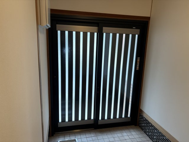 出雲市東福町の中古一戸建の玄関|内側から見たリシェント