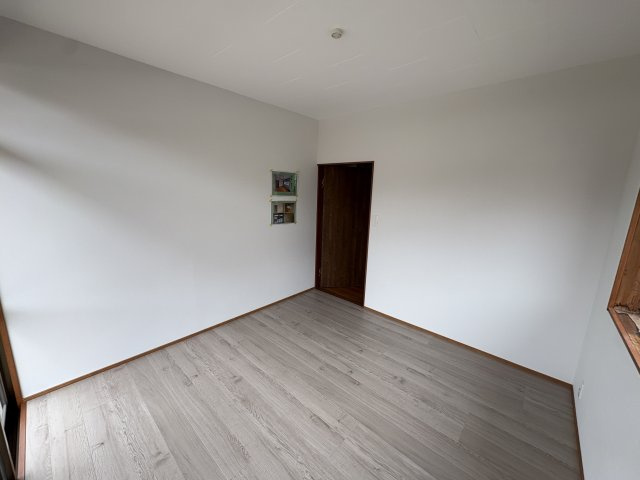 出雲市東福町の中古一戸建の洋室|畳からフローリングに交換