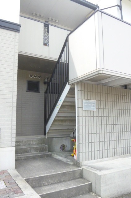 エステート宗崎【10,000円キャッシュバック対象物件】のエントランス|清潔なエントランスです