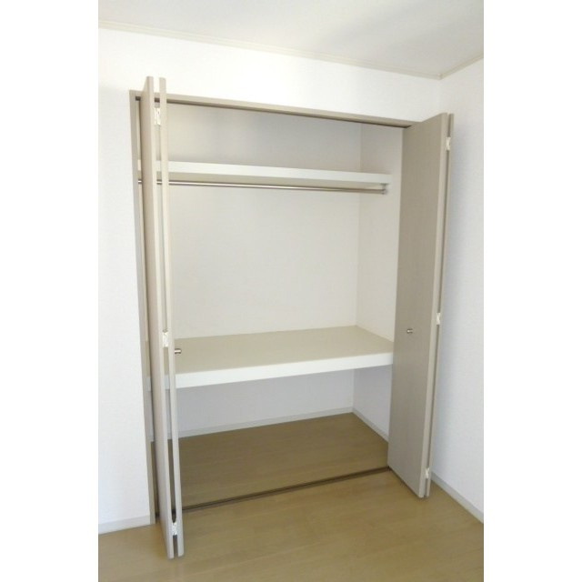 エステート宗崎【10,000円キャッシュバック対象物件】の収納|便利な収納スペースです