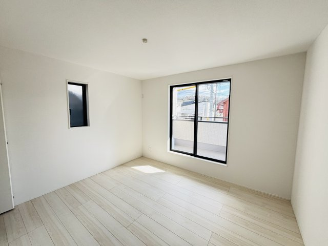 GRAFARE瀬戸市品野町5期｜名古屋市の戸建ならホームアップの洋室|２面採光の日当りの良い洋室