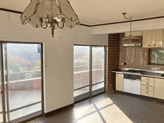 【居間・リビング】 | 篠原西ブリックStudio(仮称） | 明るい2階リビングとキッチン