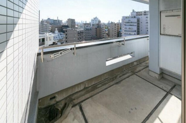 【バルコニー】