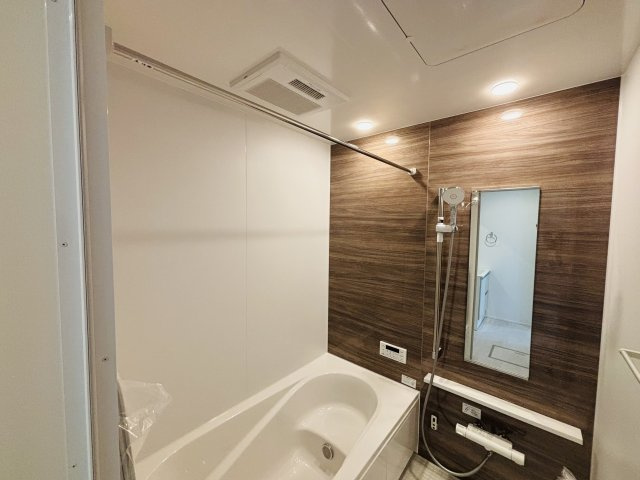 GRAFARE瀬戸市品野町5期｜名古屋市の戸建ならホームアップの浴室|【売主施工例】浴室乾燥機付きで雨の日のお洗濯もラクラク♪