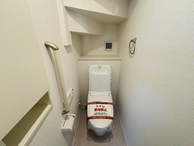 GRAFARE瀬戸市品野町5期｜名古屋市の戸建ならホームアップのトイレ|【売主施工例】2か所にトイレを完備。混み合う朝や来客時も安心の設計！