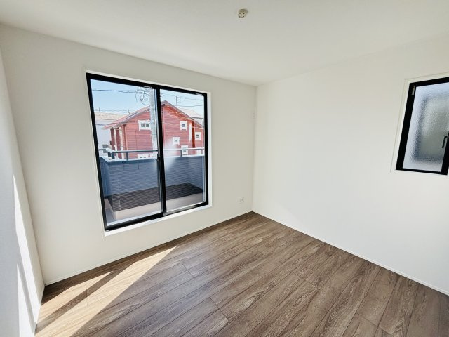 GRAFARE瀬戸市品野町5期｜名古屋市の戸建ならホームアップの洋室|【売主施工例】２面採光の日当りの良い洋室