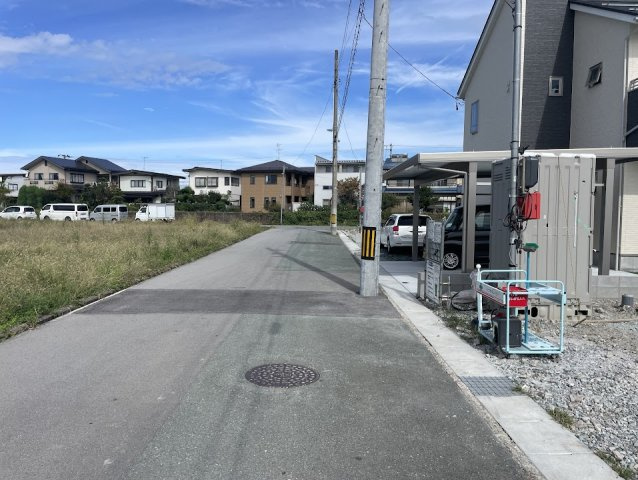 山形市西田第11【新築建売住宅】2号棟の前面道路含む現地写真|前面道路