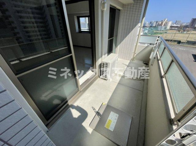 【玄関】 | Chic Forum JYM | 同タイプのお部屋の写真。現況を優先します。