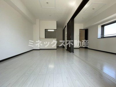 【居間・リビング】 | Chic Forum JYM | 同タイプのお部屋の写真。現況を優先します。