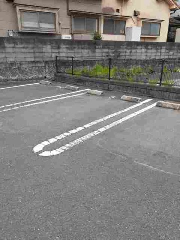 エテルノの駐車場|駐車場があります