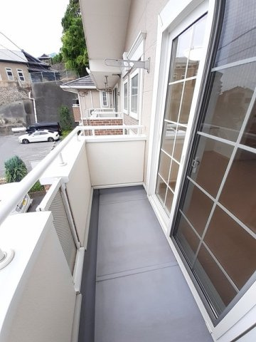 メゾン山中　Ｂのバルコニー|外からの目が気にならないバルコニーで洗濯物が干せます