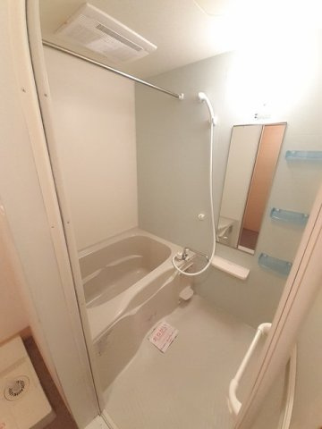 メゾン山中　Ｂの浴室|日々の暮らしに欠かせないお風呂です